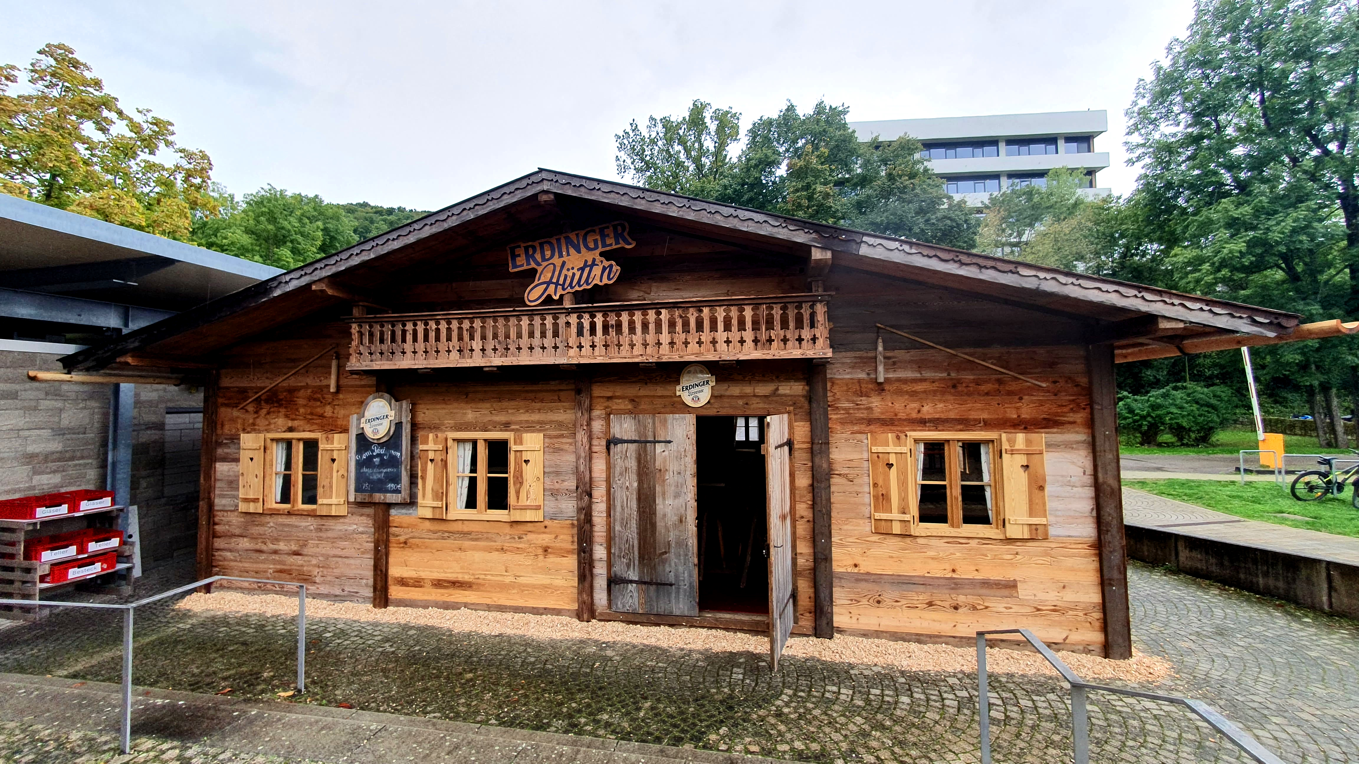 Festinstallation im almstadl beim biergarten am kocher